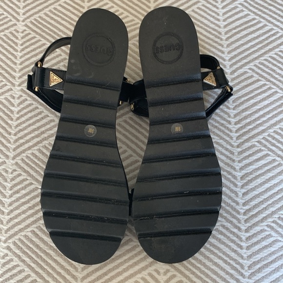 Guess black leather chunky platform sandals gold curb chain toe accent size 9 - Picture 6 of 11